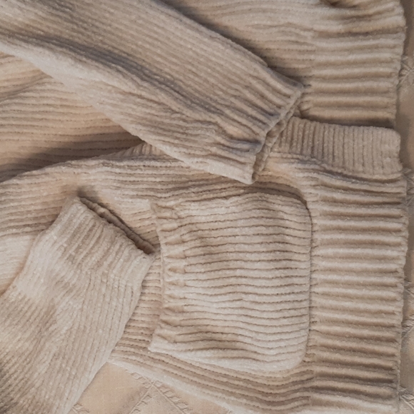 Gymboree Size M 7-8 Two Pocket White Sweater - Picture 7 of 9